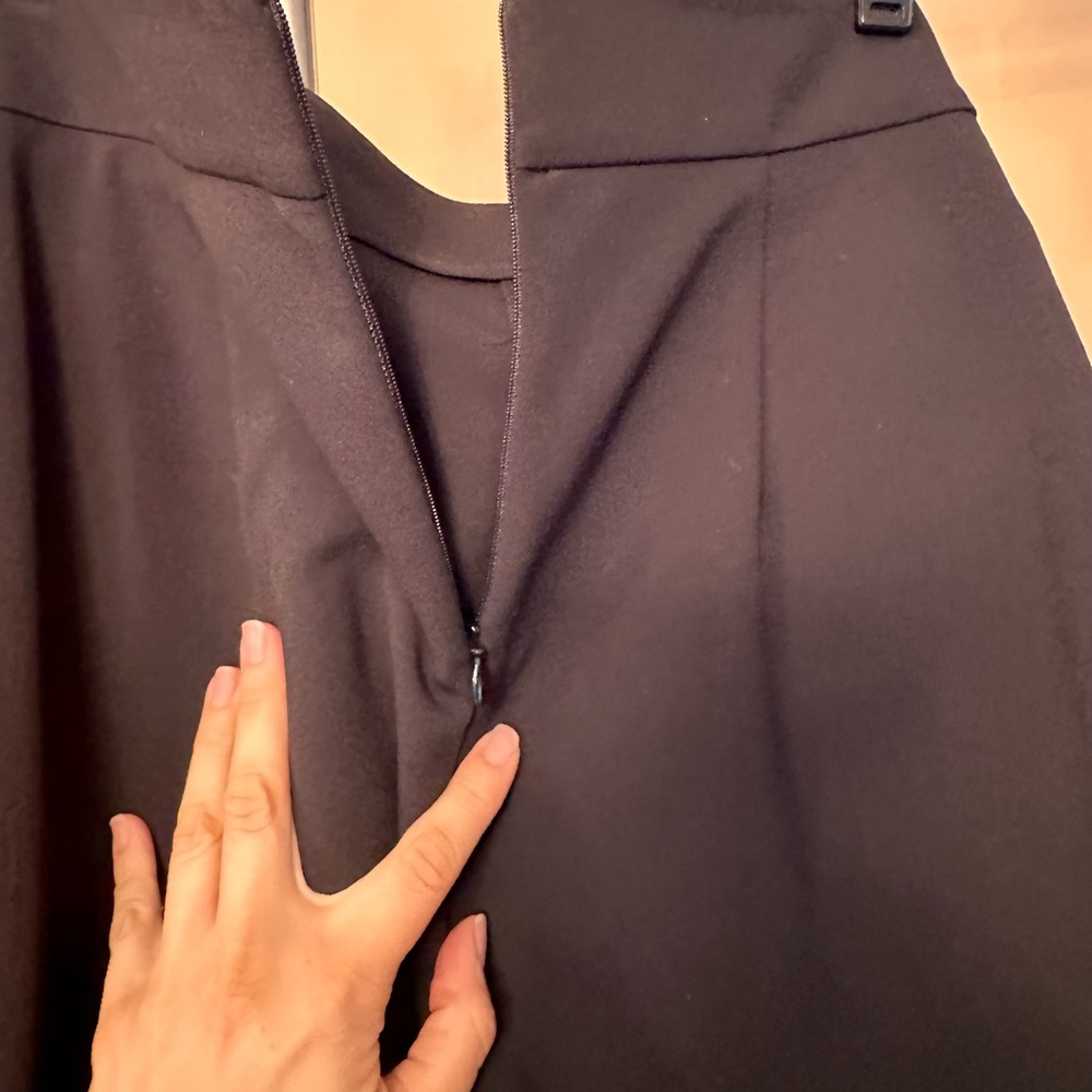 BCBG Max Azria Pants - Picture 6 of 13